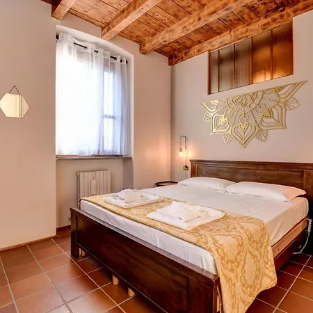 Desenzanoloft Official Partner Marriott Homes & - Swarovski Family With Pool Desenzano del Garda