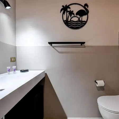 Desenzanoloft Official Partner Marriott Homes & - Swarovski Family With Pool Apartment