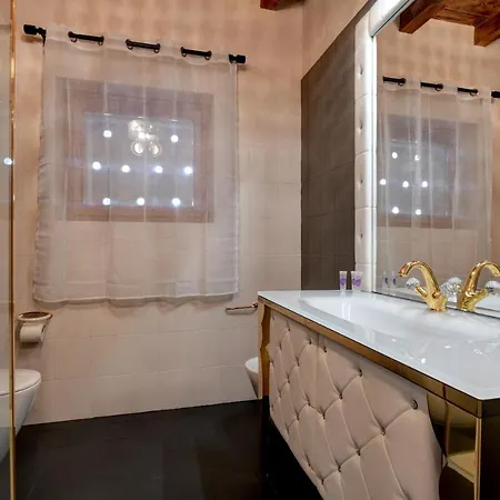 Desenzanoloft Official Partner Marriott Homes & - Swarovski Family With Pool