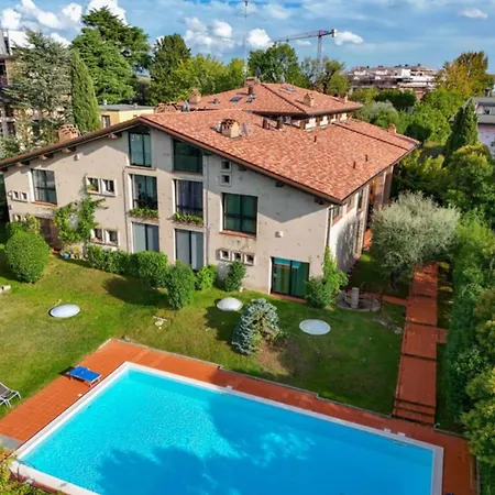 Apartment Desenzanoloft Official Partner Marriott Homes & - Swarovski Family With Pool Desenzano del Garda