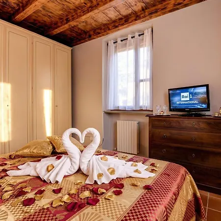 Swarovski Family With Pool Desenzanoloft Official Partner Homes & By Marriott Bonvoy Desenzano del Garda