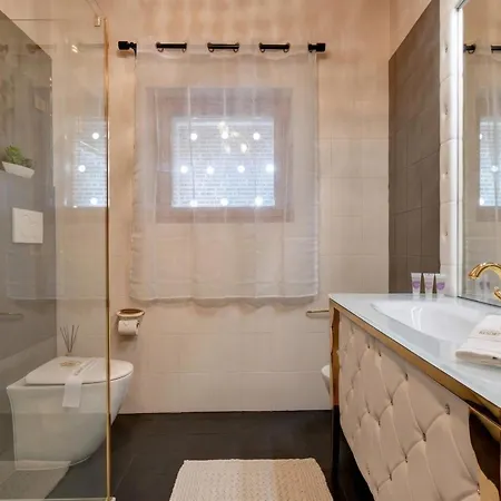 Swarovski Family With Pool Desenzanoloft Official Partner Homes & By Marriott Bonvoy 公寓 *